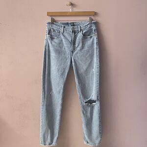 Gap Light Wash Blue Ripped Knee Distressed Hem Straight Leg Jeans Size 12/31 GUC